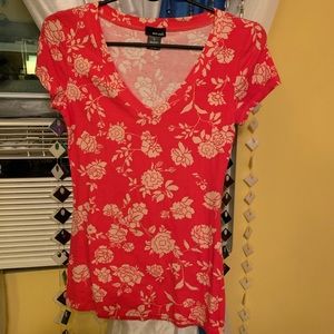 I am selling a floral t shirt